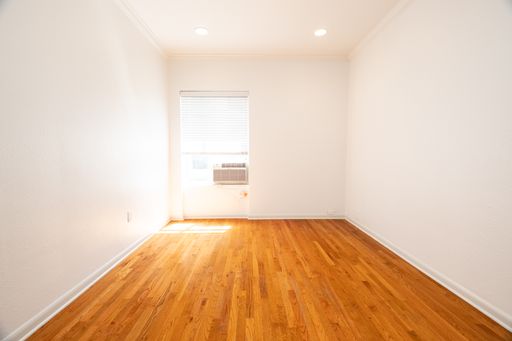A/C & Modern Comfort Meet Historic Charm in Downtown PDX – photo 1