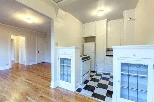 Historic Art Deco Gem with Garage Parking Available! – photo 1