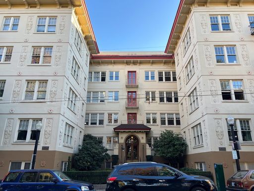 Charming Historic NW Portland Flat! – photo 1