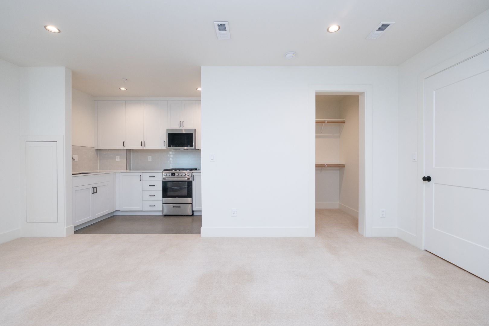 2915A-2989B NW Wilson St.