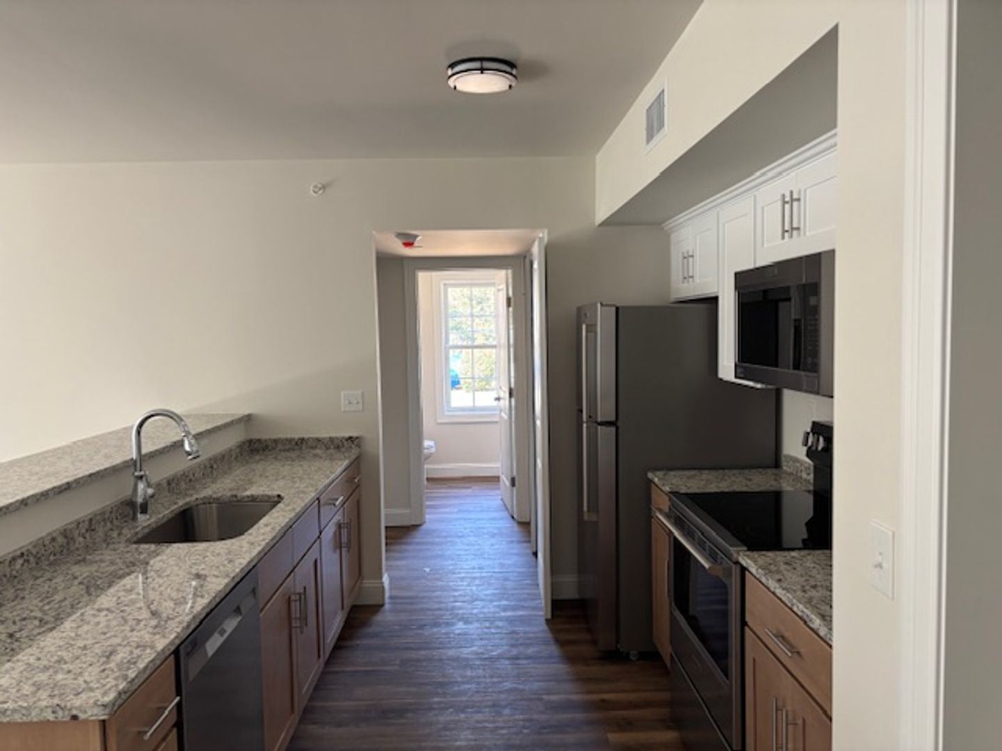 Southbury Apartment: 312/336 Old Waterbury Rd