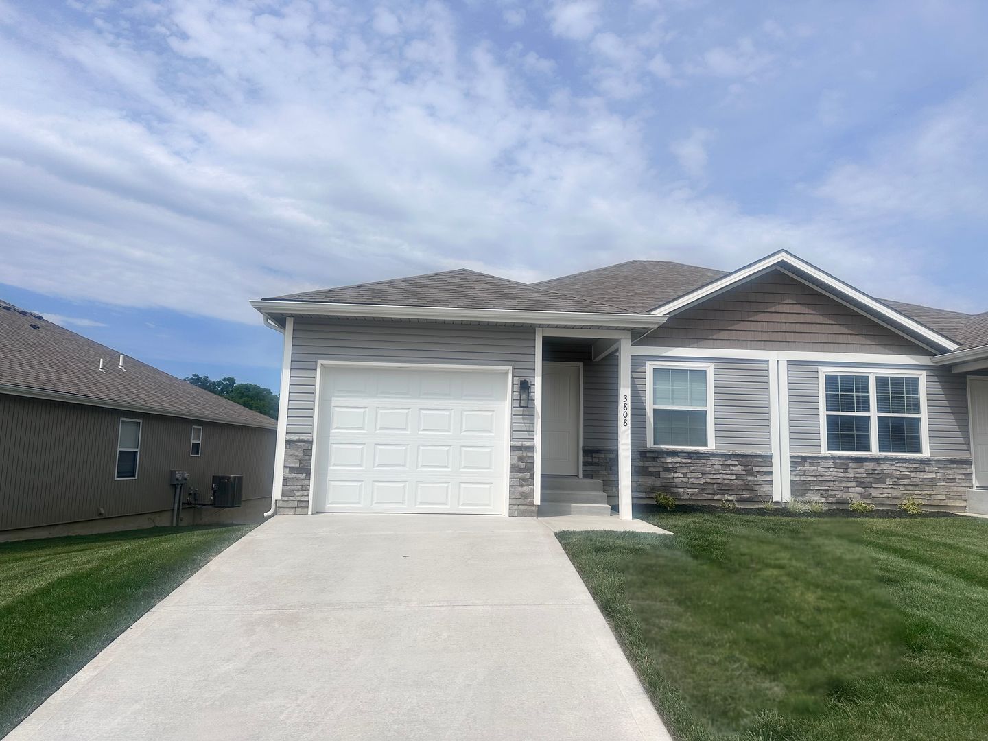 Kansas City Townhome: 3808 NW 93rd St