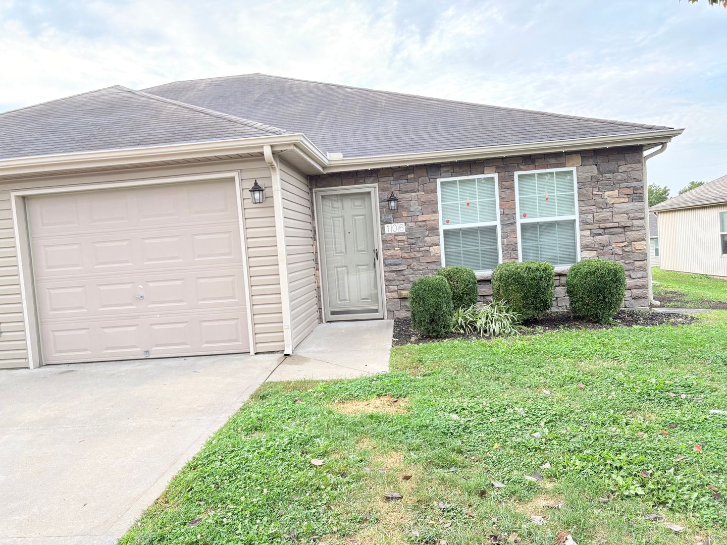 Blue Springs Multiplex: 106 SW Rock Garden Lane