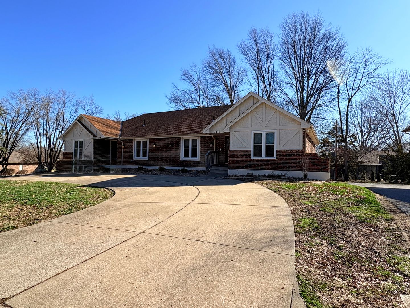 Blue Springs Townhome: 1312 NW 6th St