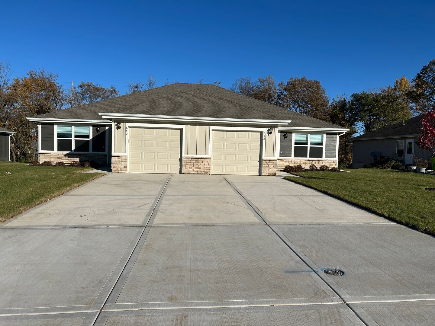 Belton Apartment: 650-652 Fall Meadow Ln