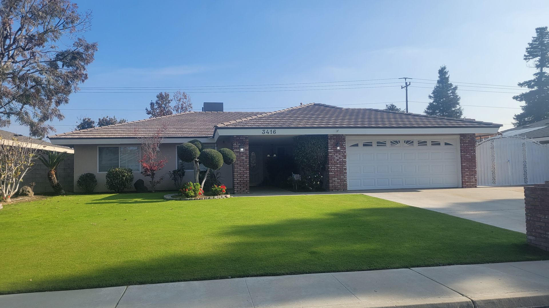 Bakersfield House: 3416 Waldport Lane