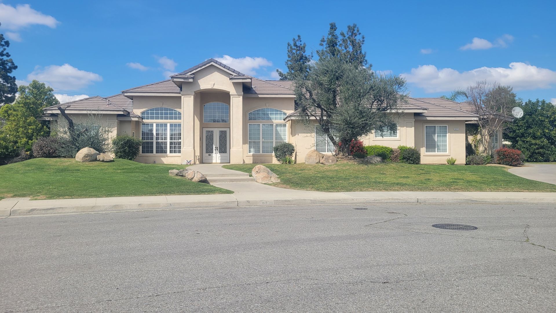 Bakersfield House: 1417 Galliard Ct.