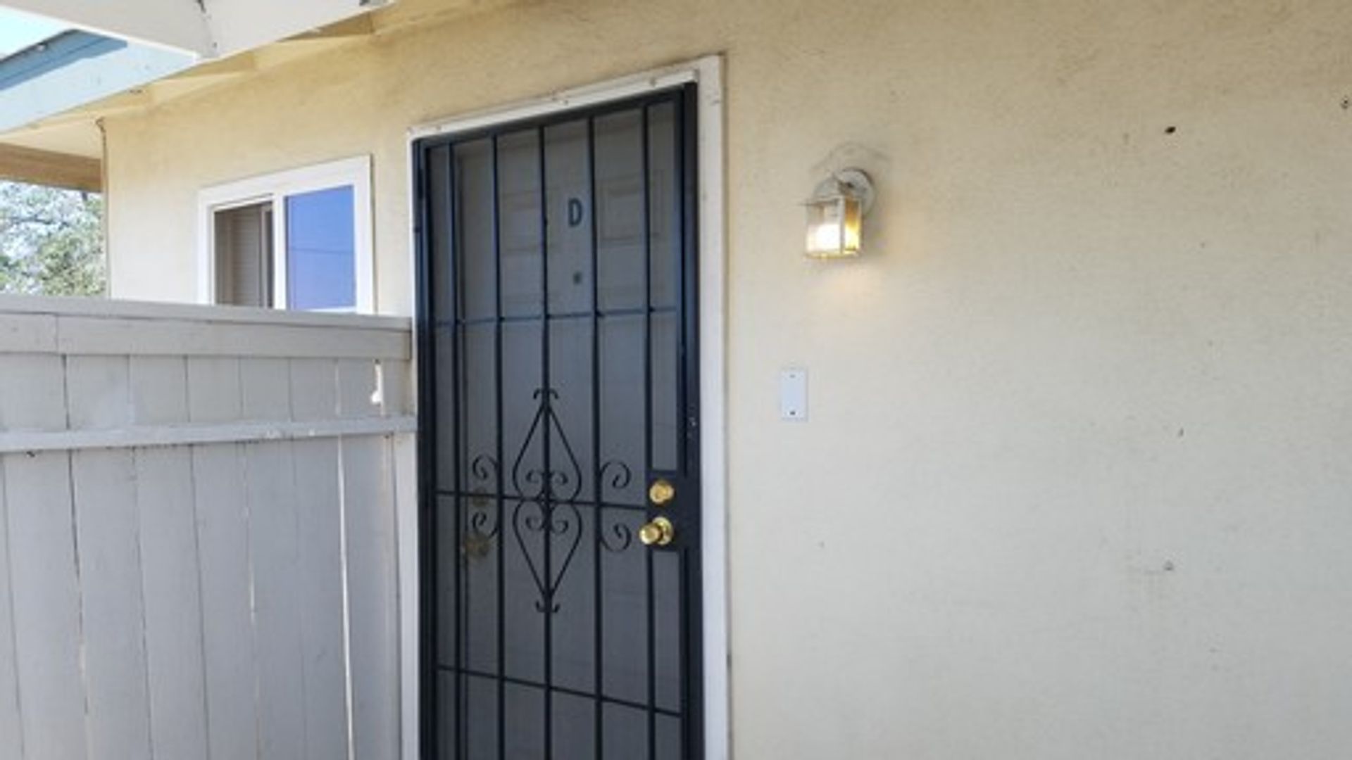 Bakersfield Apartment: 3848 Soranno Ave
