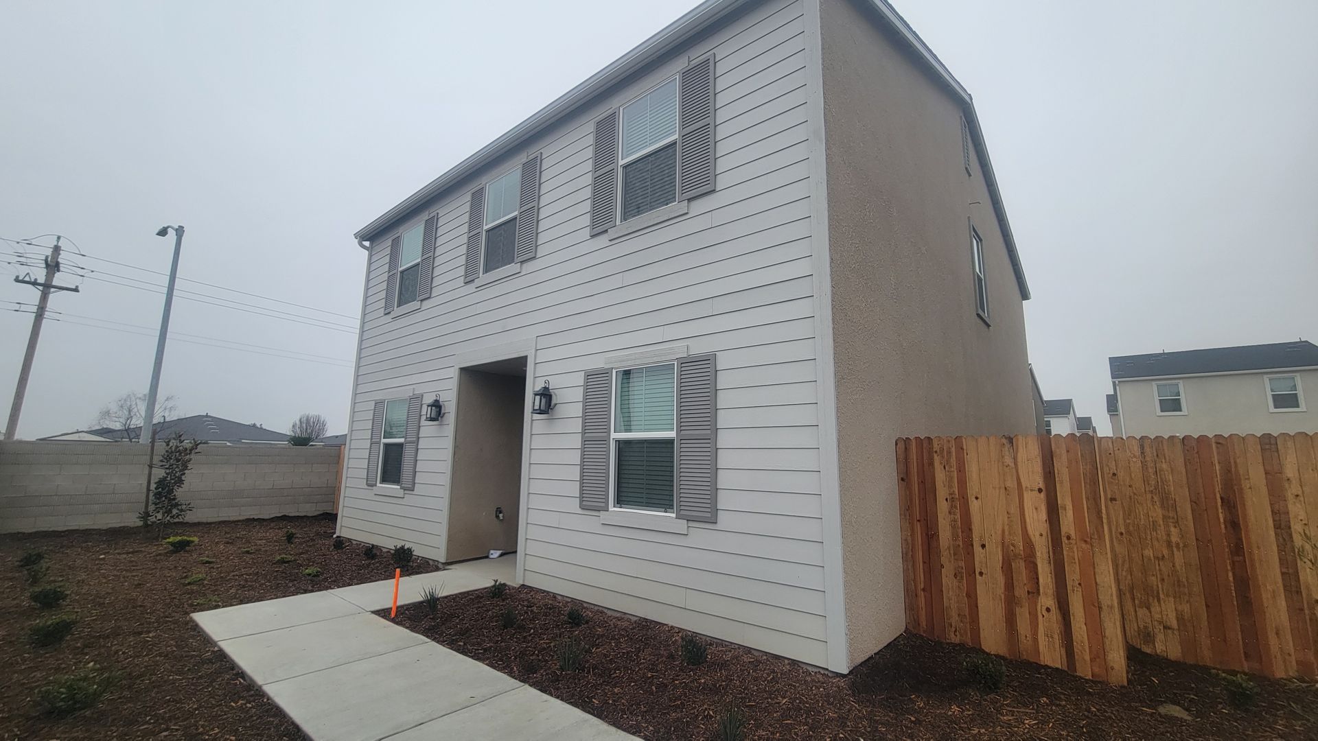 Bakersfield House: 12517 Camino Glorieta