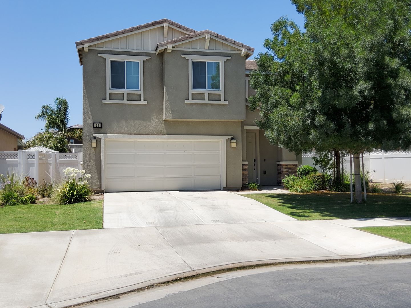 Bakersfield House: 23 White Alder Dr.