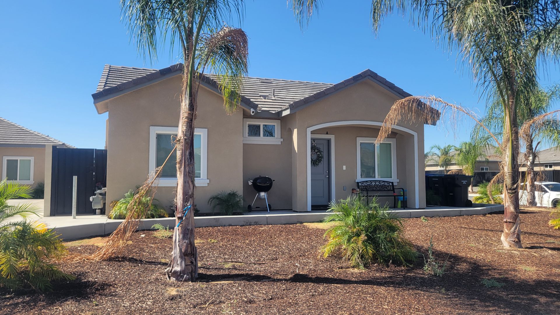 Bakersfield Apartment: 8415 Grandy St