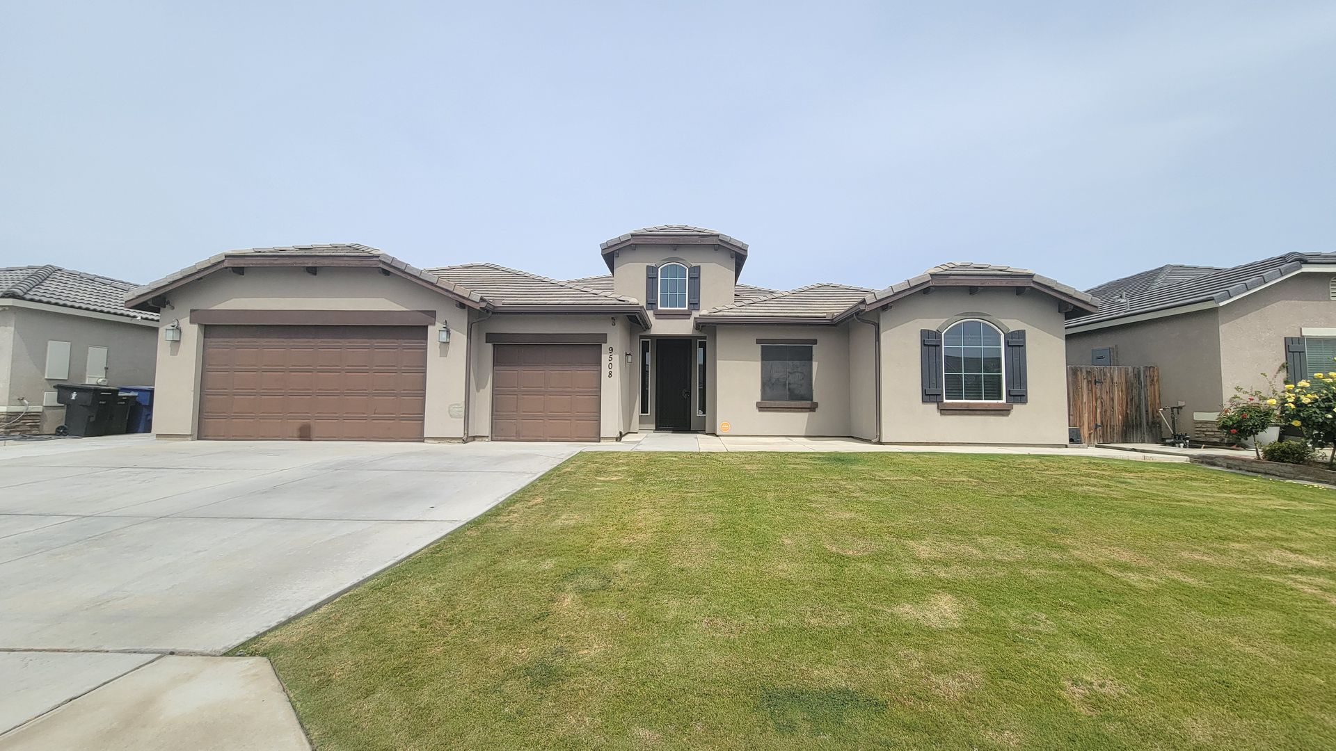 Bakersfield House: 9508 Almond Creek Dr.