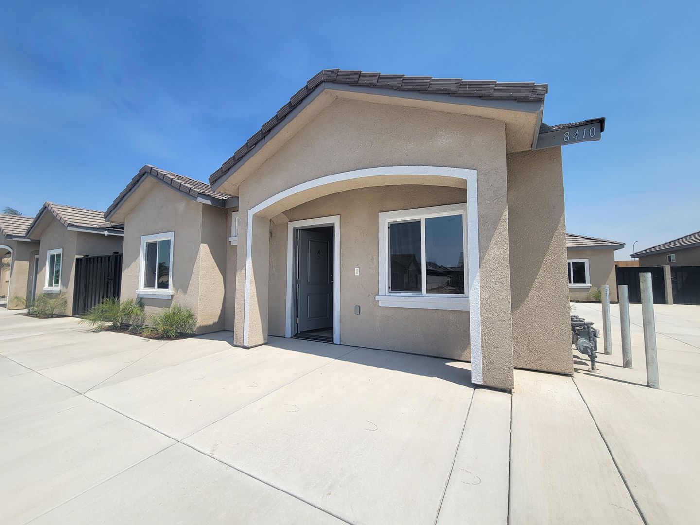 Bakersfield Apartment: 8410 Grandy St