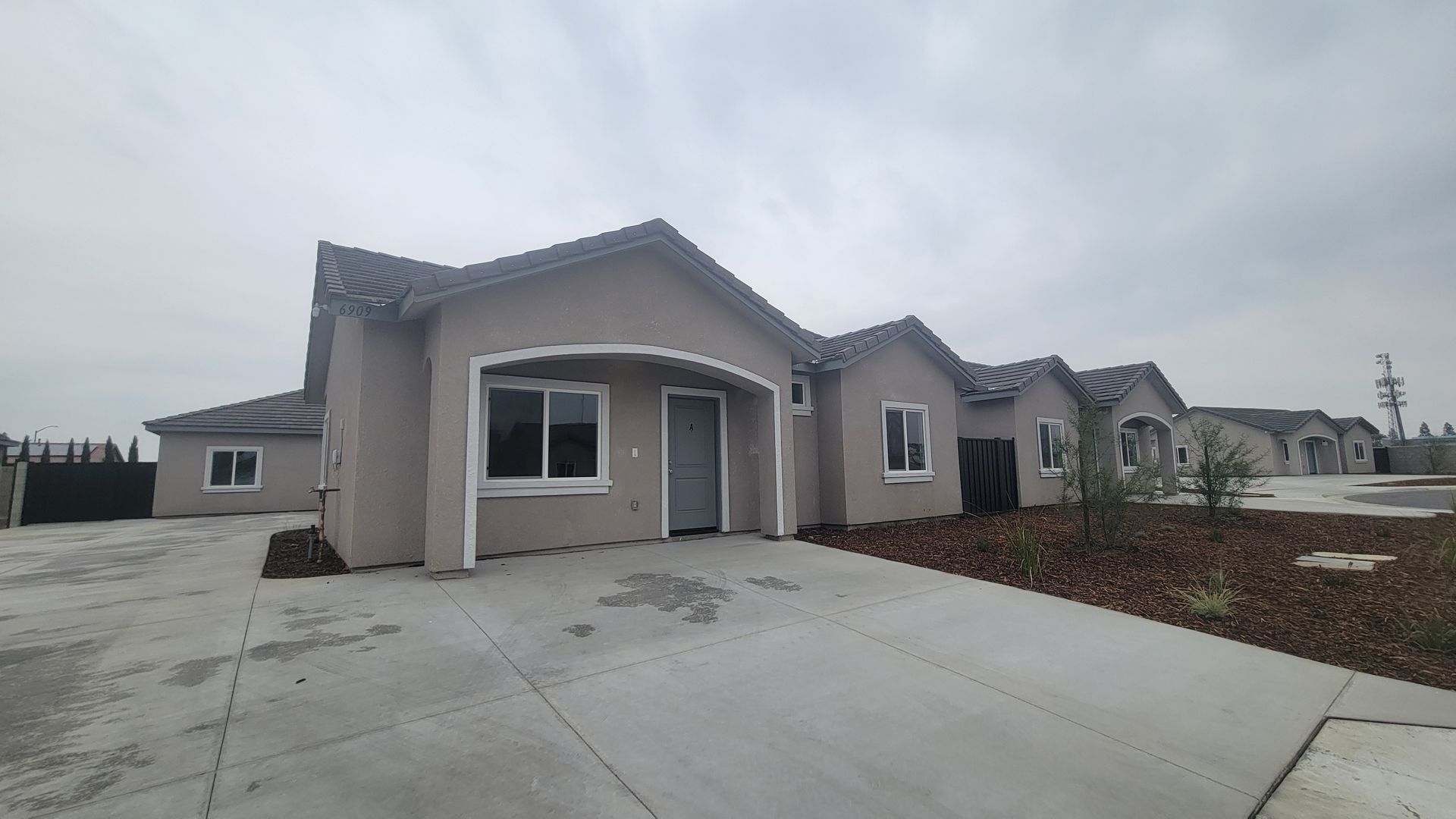 Bakersfield Apartment: 6909 Paige Elizabeth