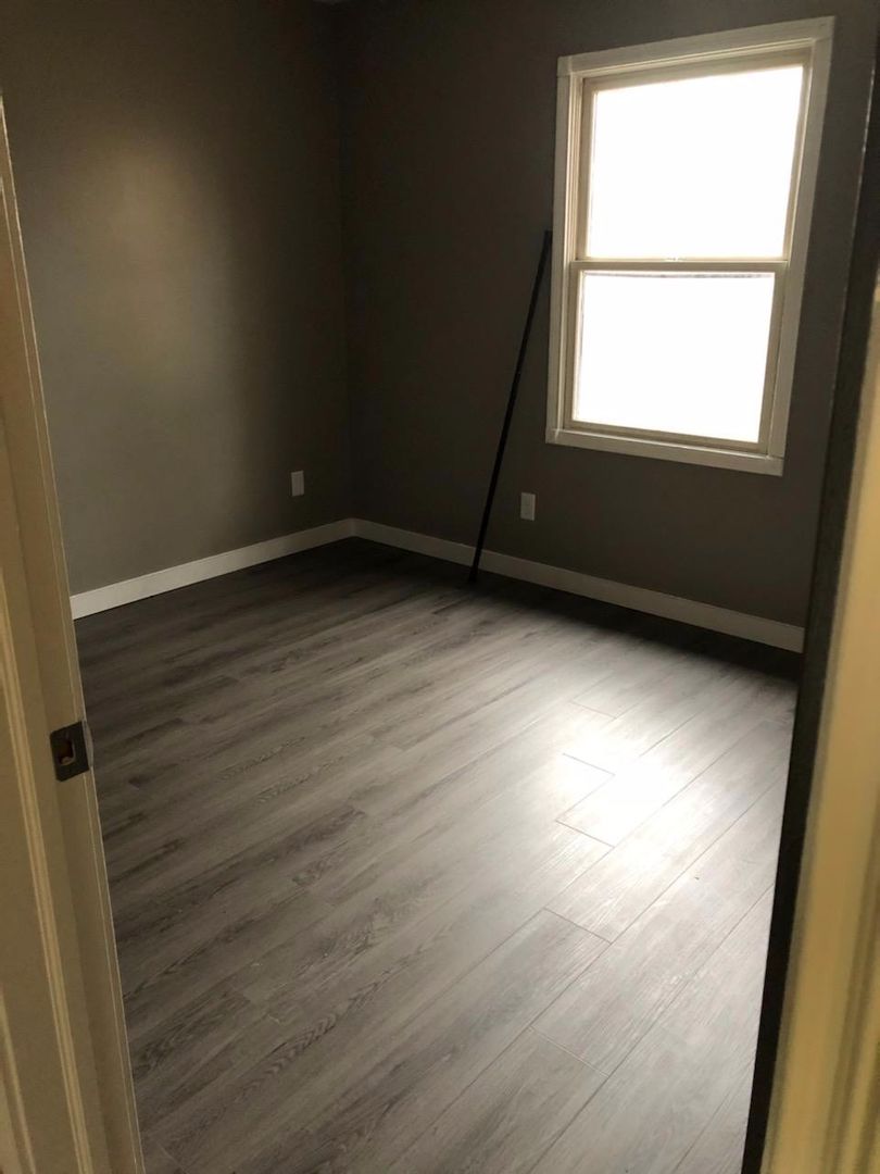 Very Nice 2 Bedroom 1 Bath Duplex 4 of 9