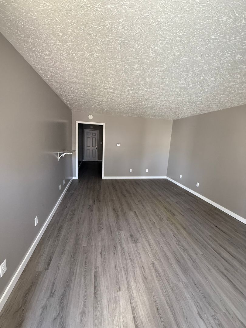 Very Nice 2 Bedroom 1 Bath Duplex 9 of 9