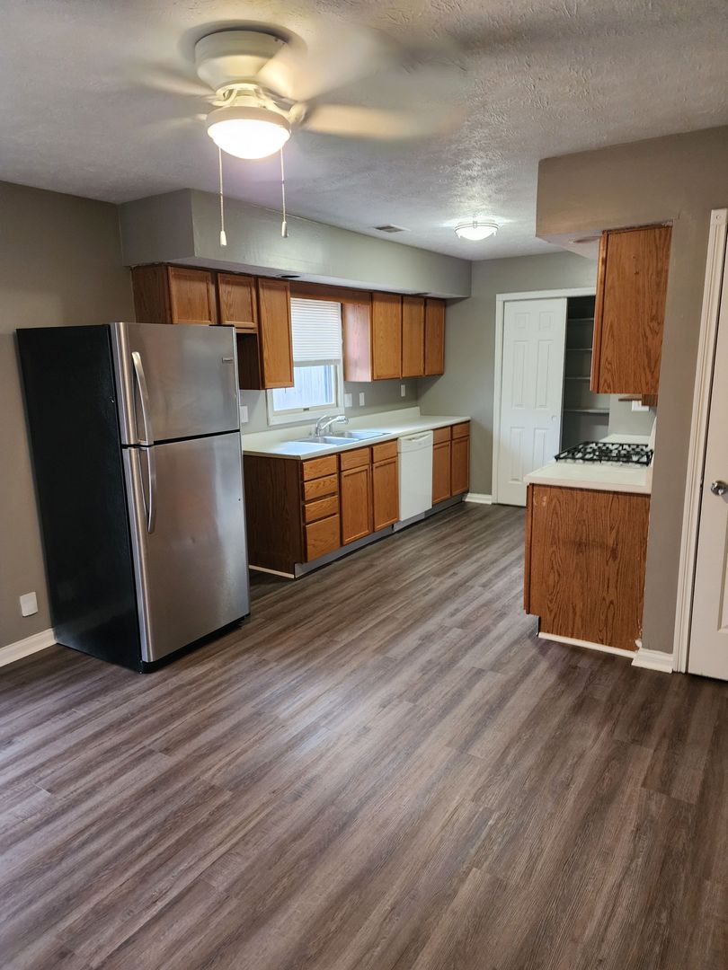 Crawfordsville Multiplex: 1803 Kraig Drive