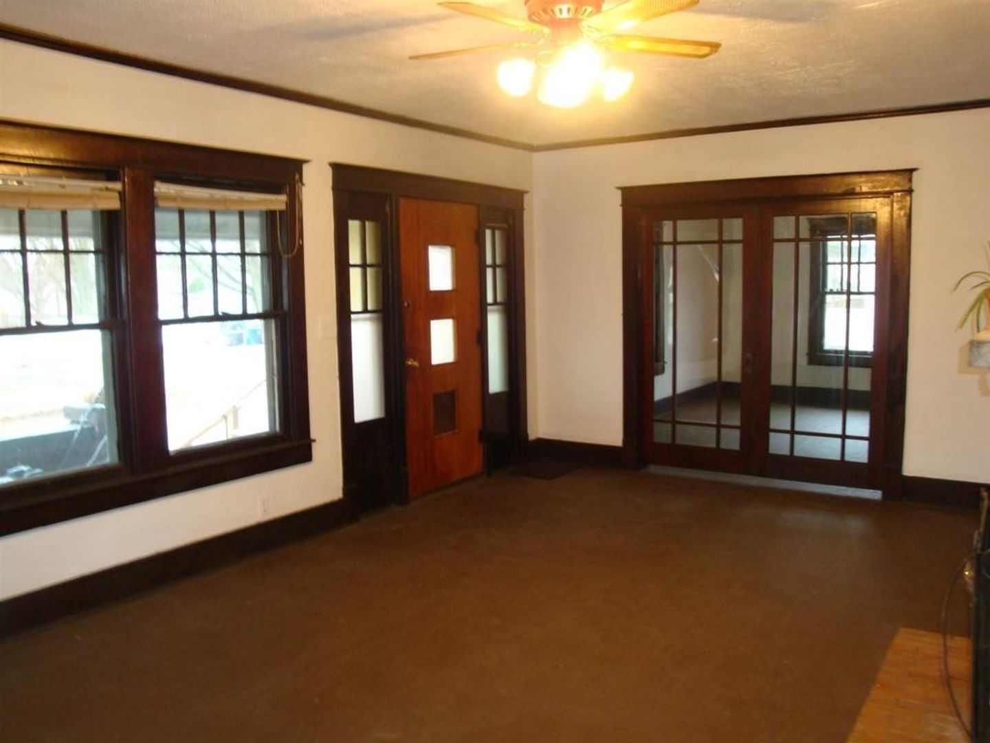 2 Bedroom 1 bath home 