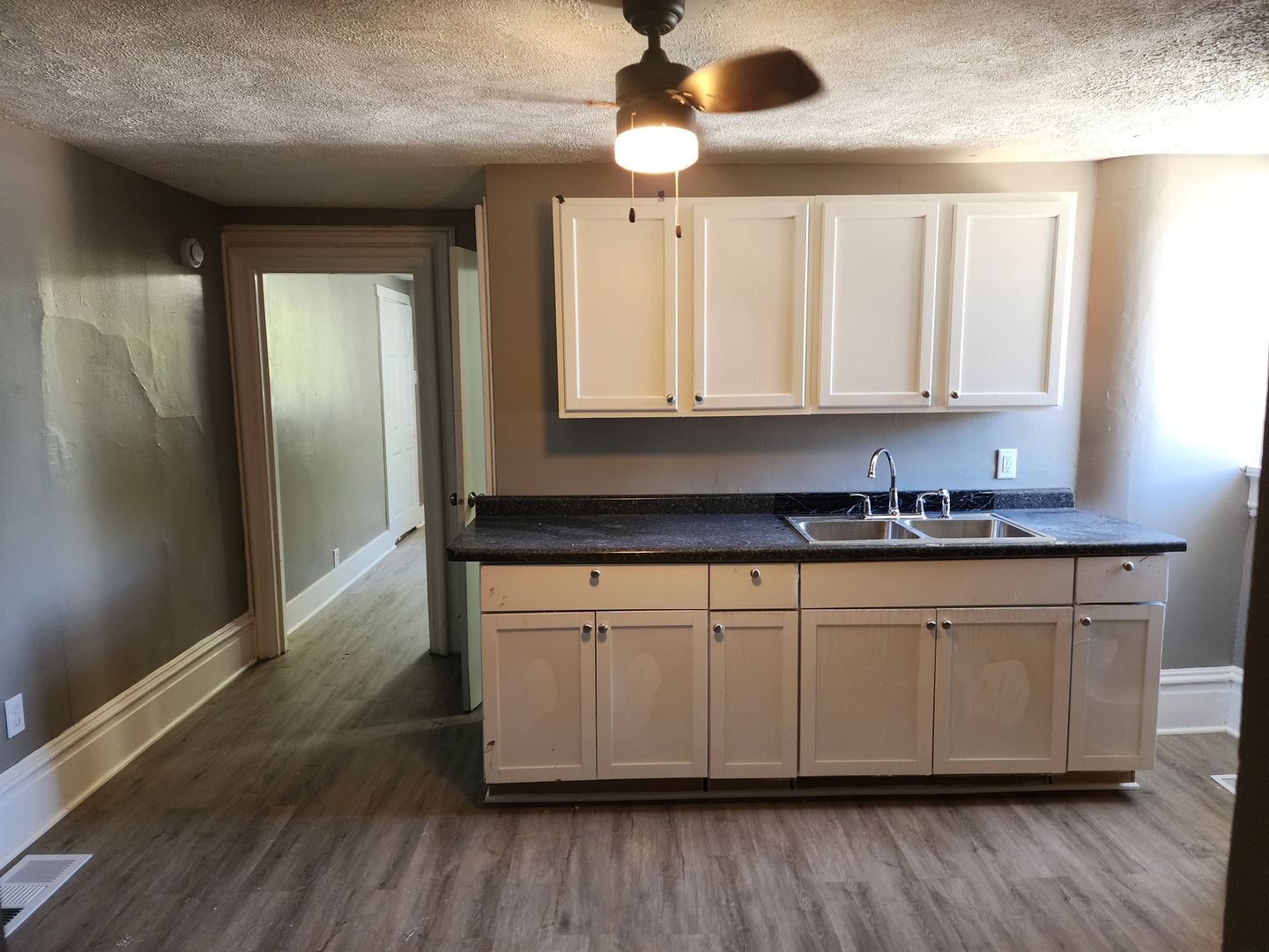 2 bed 1 bath upstairs apartment 