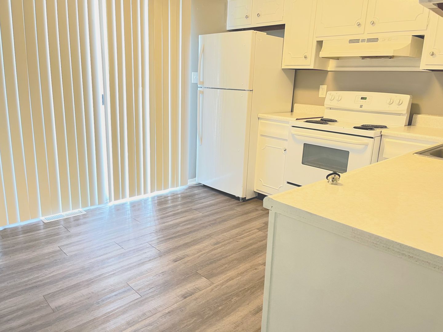 2 bedroom 1.5 bath townhouse 2 of 12
