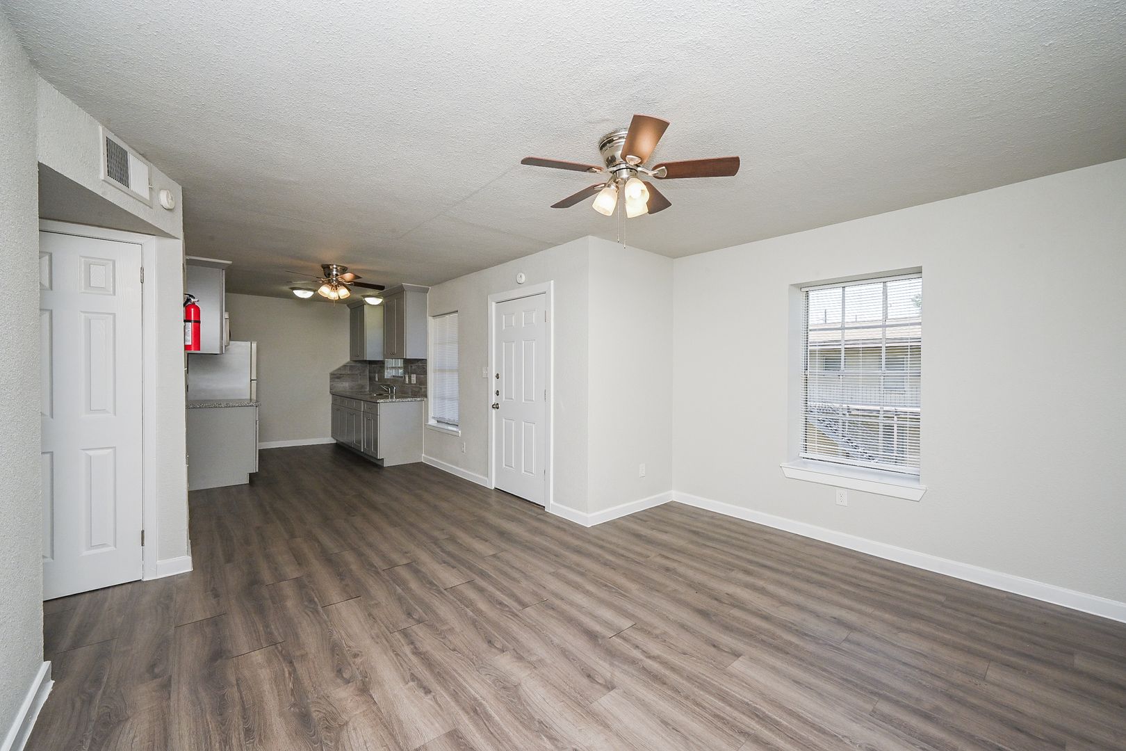 KATY Apartment: 1518 East Ave