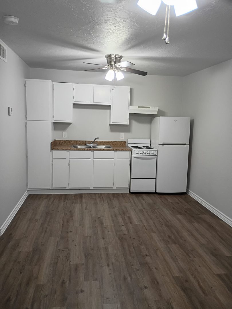 ORANGE Apartment: 7071 S. BILBO RD. UNIT 17