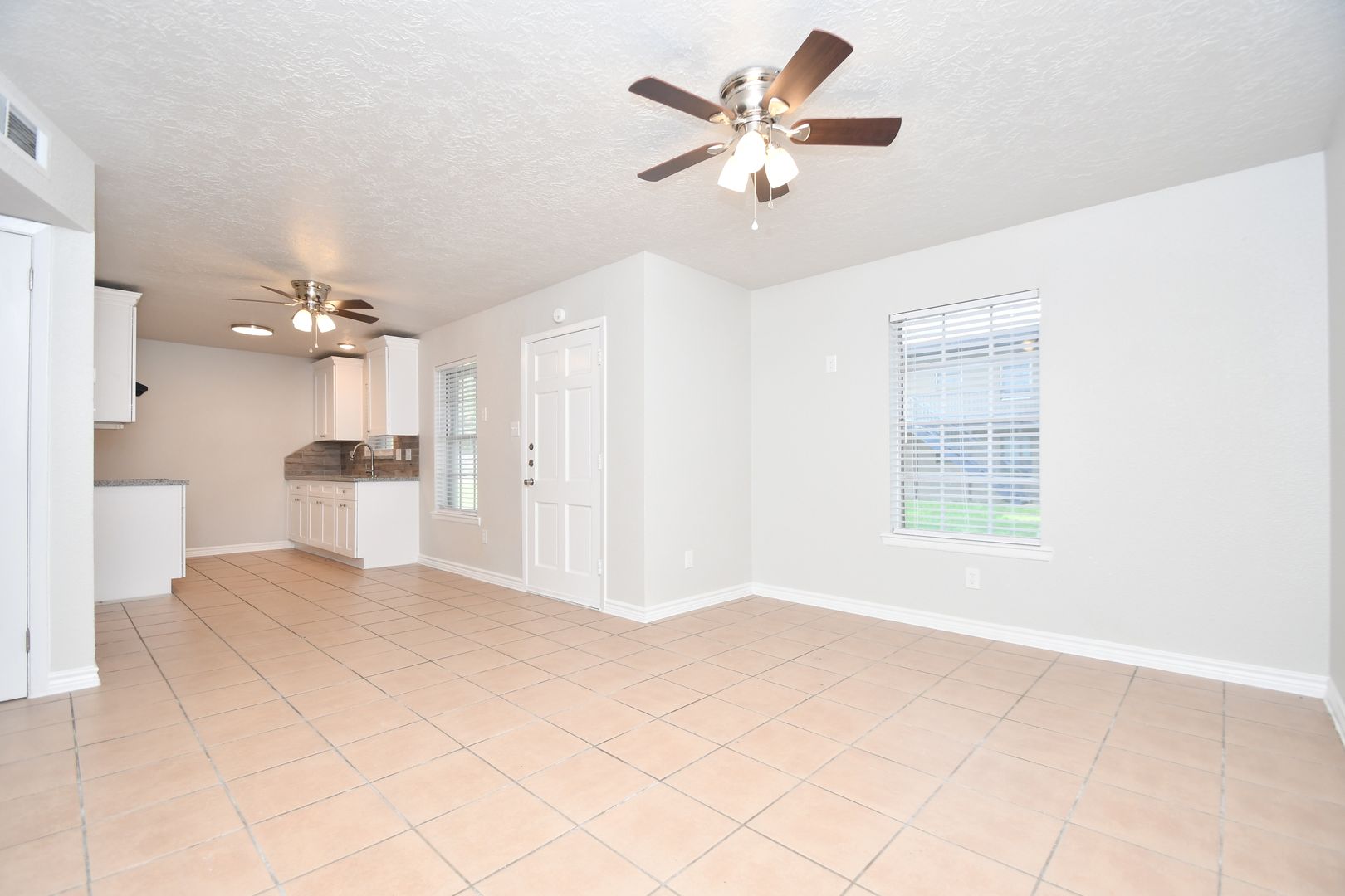 KATY Apartment: 1518 East Ave