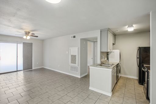 1 Bedroom Apt for lease in Lake Conroe Area July Special: DEPOSIT $500