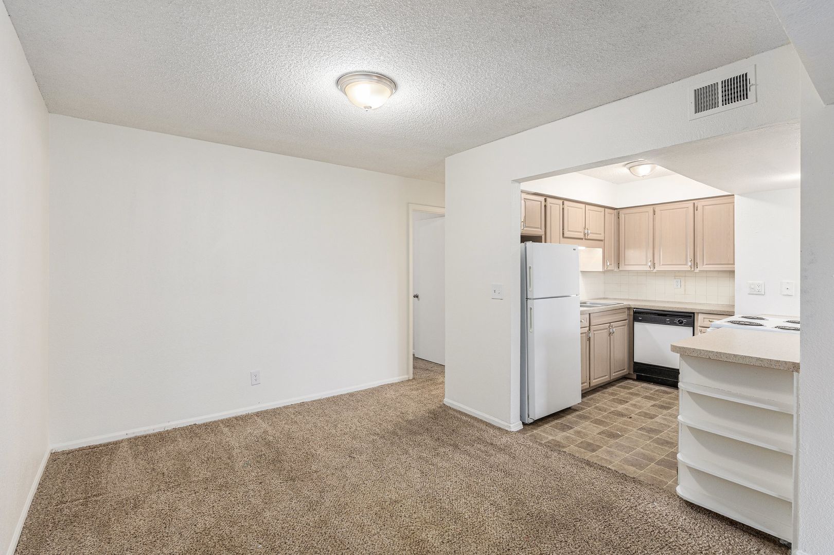 Gladstone Apartment: 7005 N Bales Ave