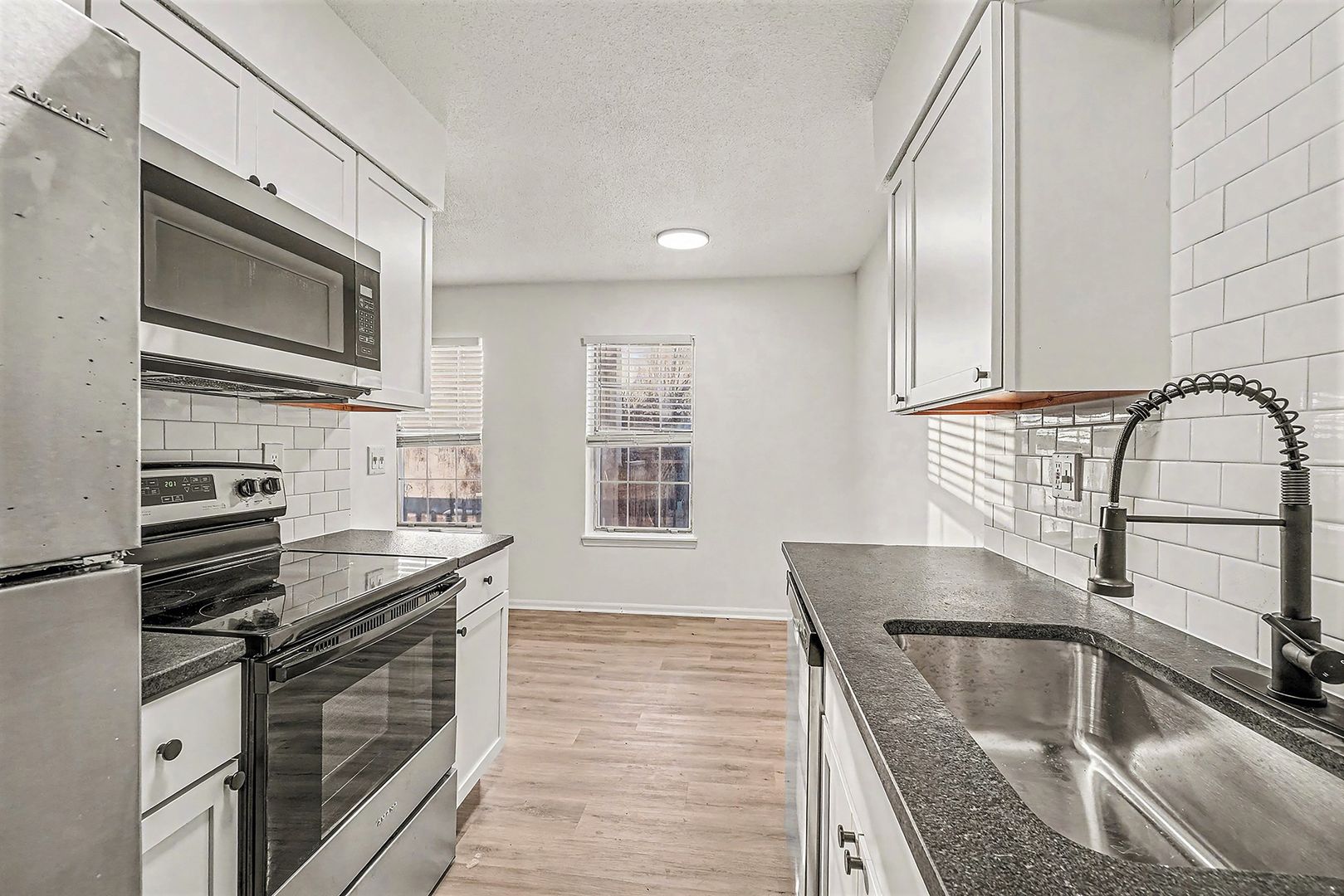 Olathe Apartment: 1610 E Kansas City Rd