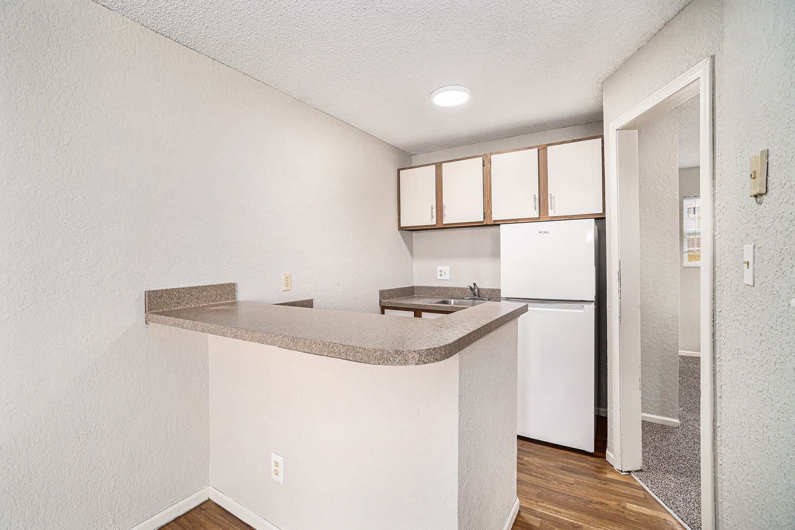 Gladstone Apartment: 2300 NE 70th St