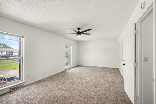 *MOVE IN SPECIAL* $250 Off First Full Month's Rent OR Free 55in TV!