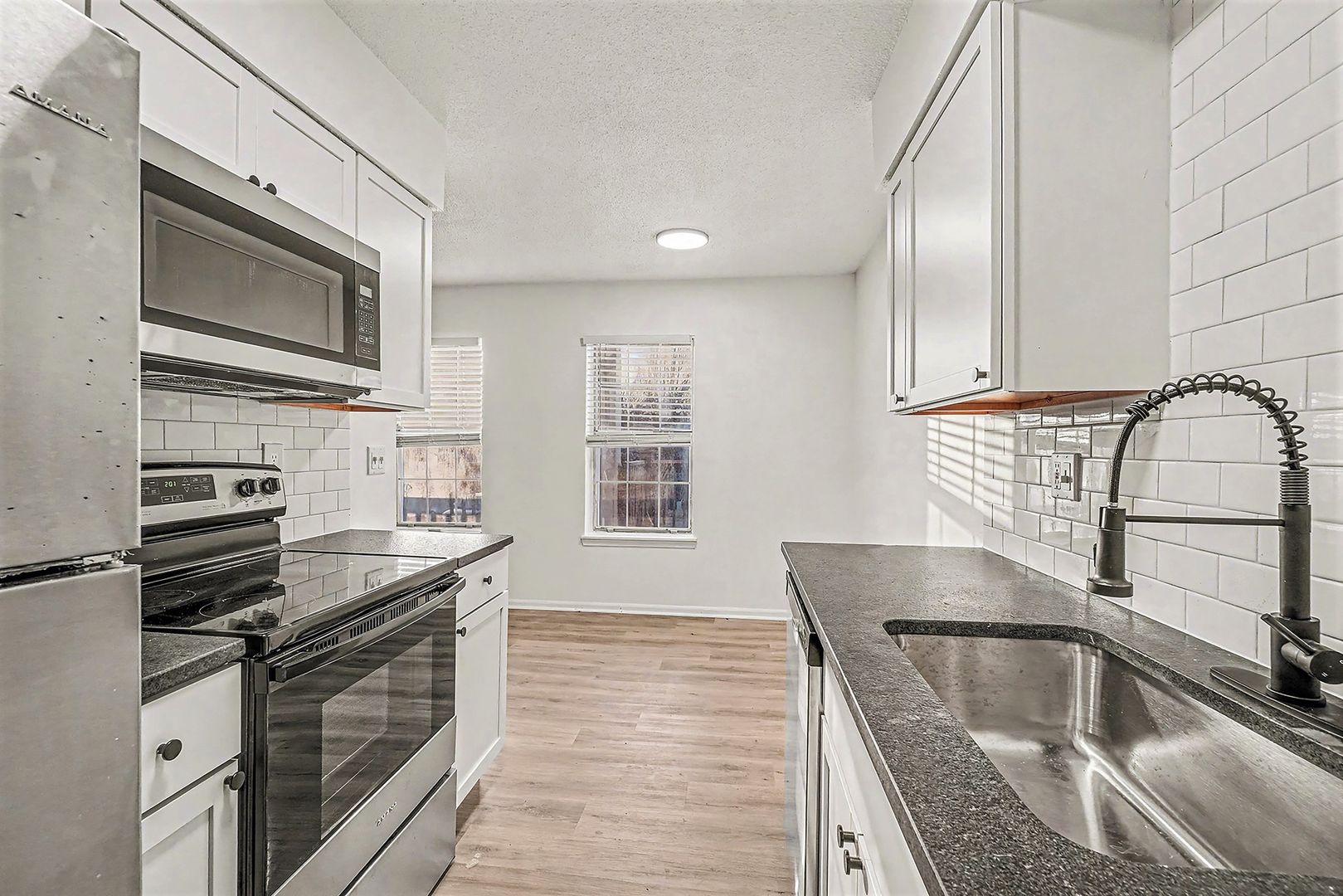 Olathe Apartment: 1610 E Kansas City Rd