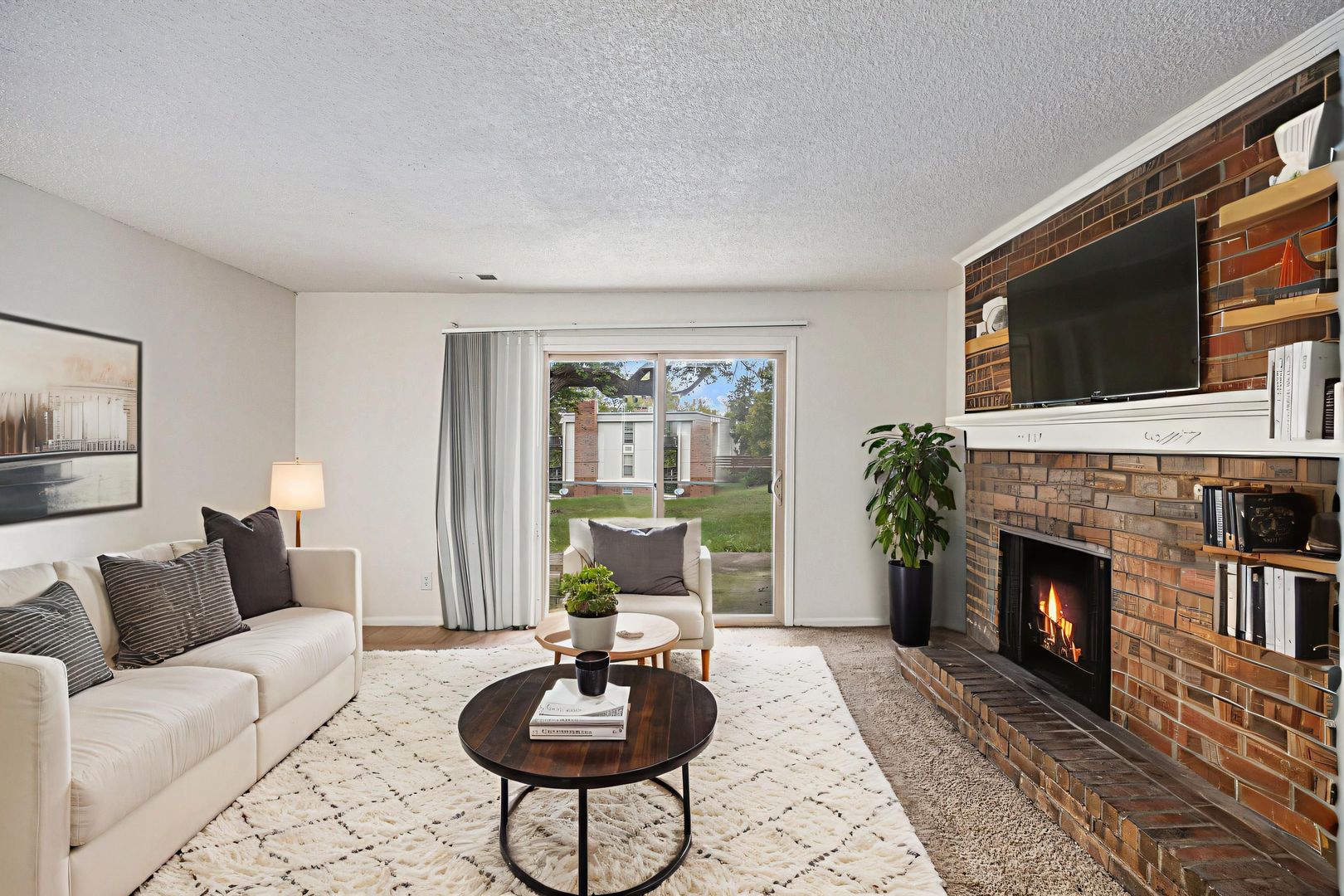 Gladstone Apartment: 7005 N Bales Ave