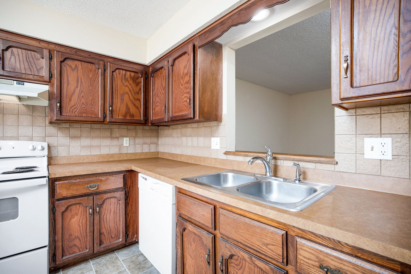 Platte City Apartment: 1013 2nd St