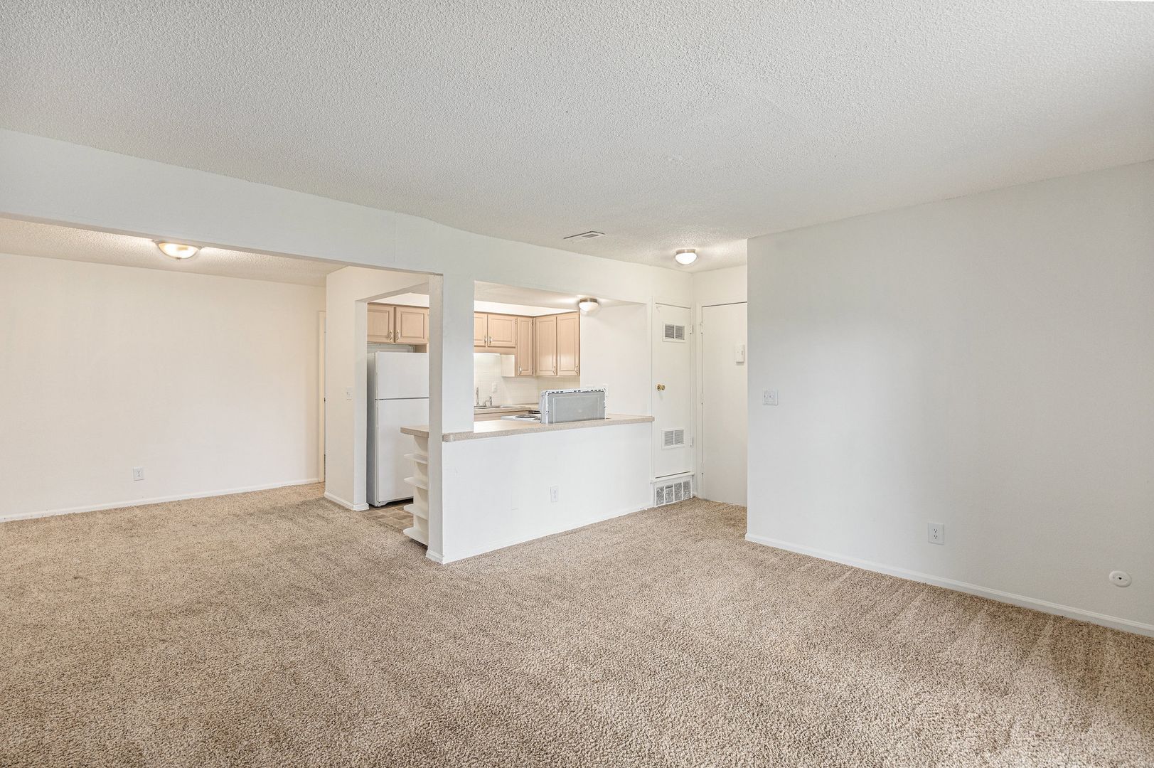 Gladstone Apartment: 7005 N Bales Ave