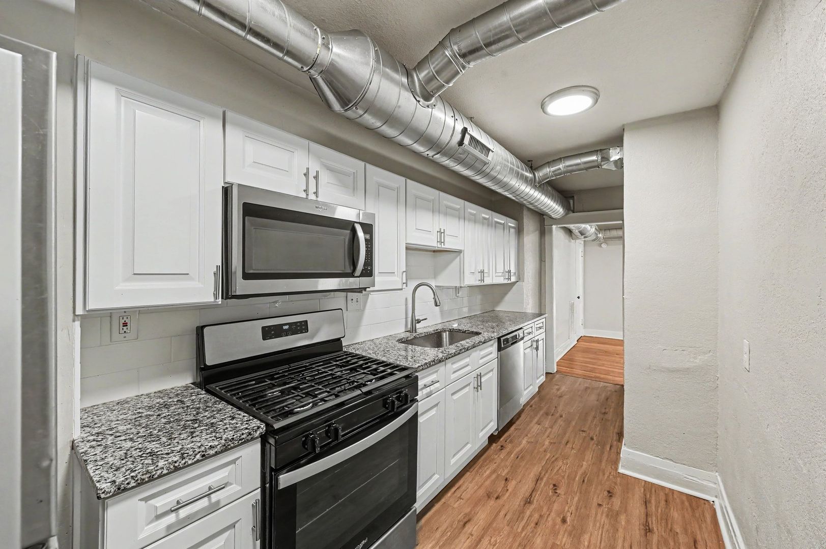 Kansas City Apartment: 4220 Harrison St