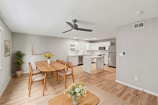 *MOVE IN SPECIAL* $250 Off First Full Month's Rent OR Free 55in TV! – photo 1