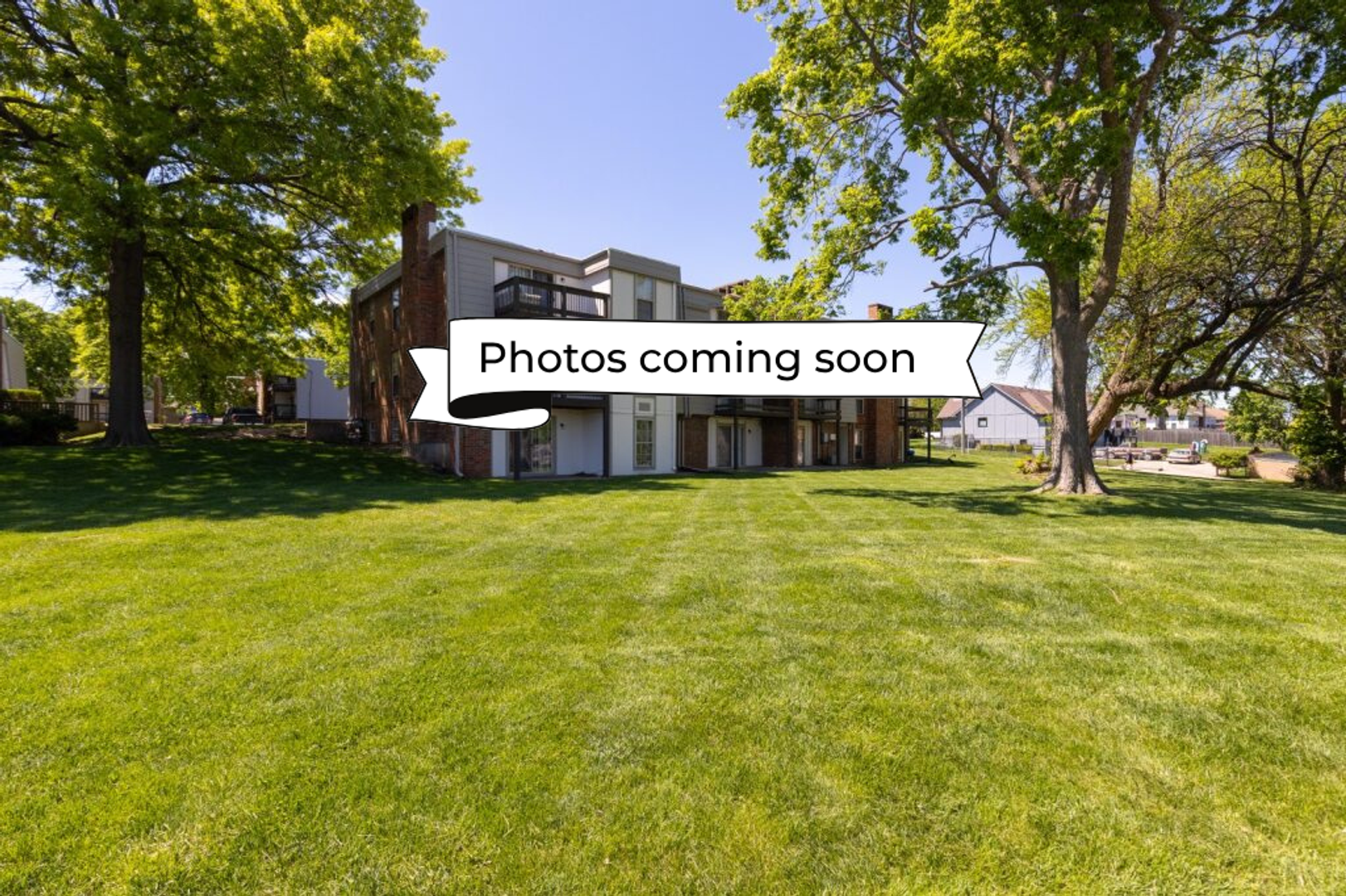 Gladstone Apartment: 7005 N Bales Ave