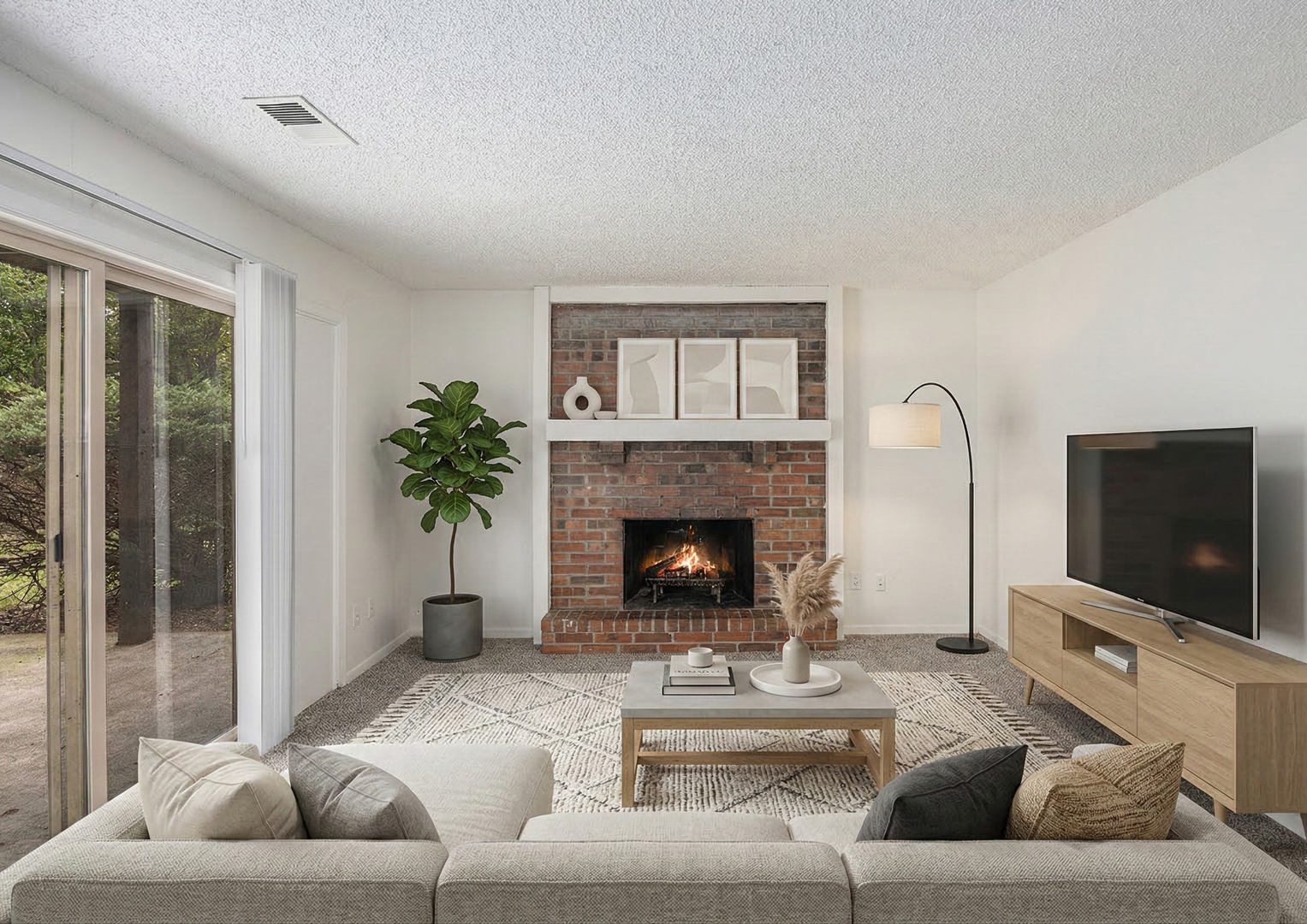 Gladstone Apartment: 7005 N Bales Ave