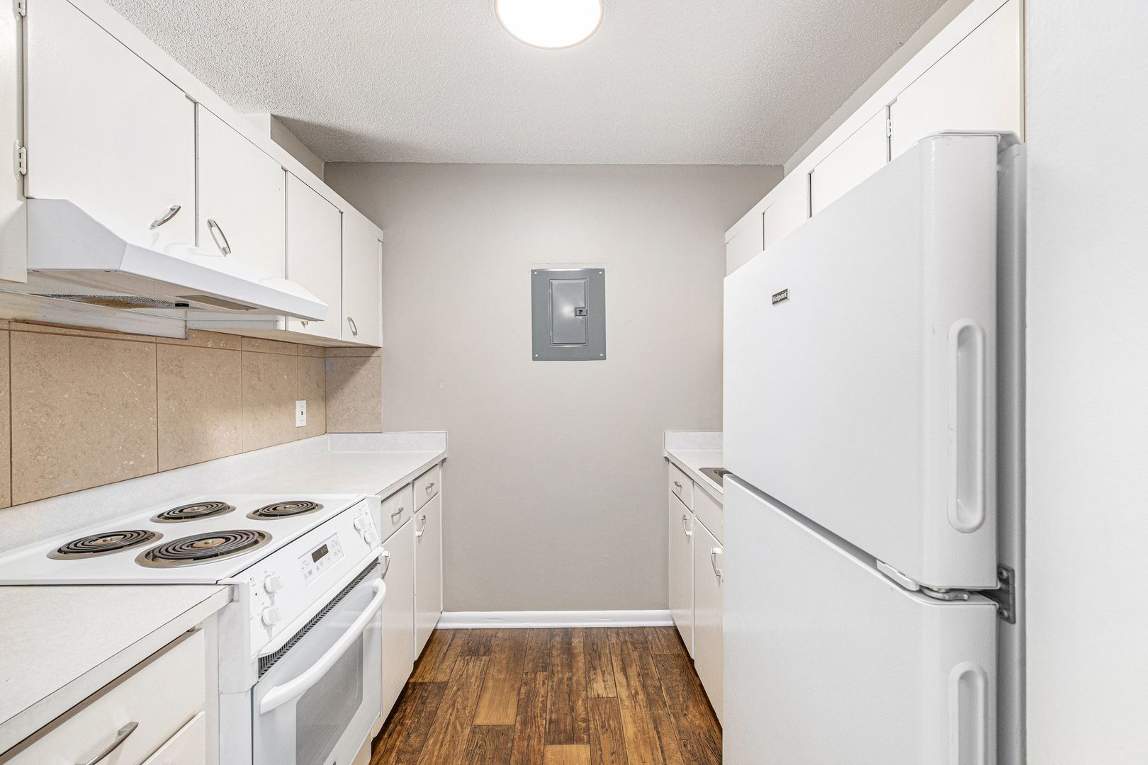 Blue Springs Apartment: 702 SW 15th St