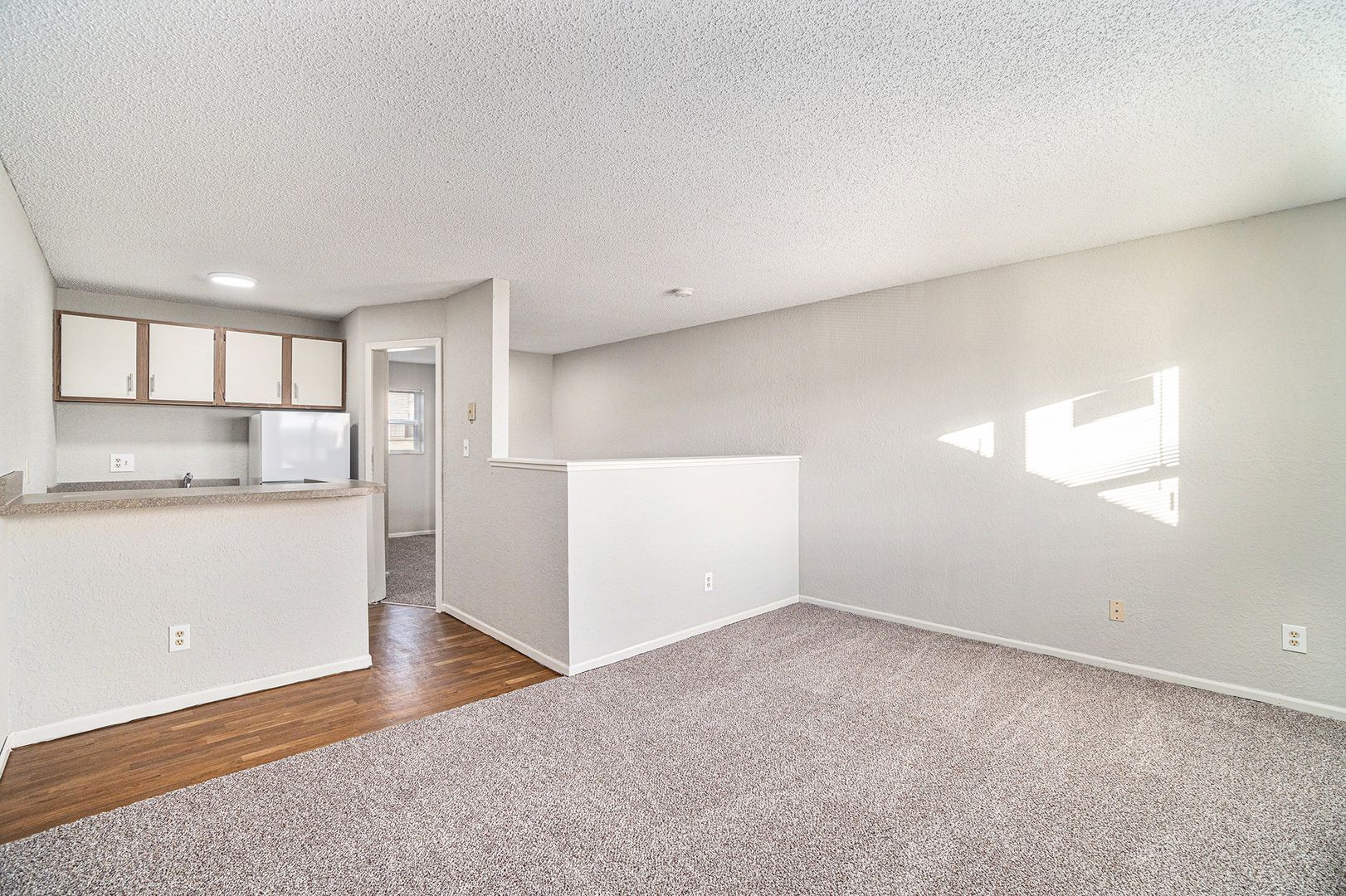 Gladstone Apartment: 2300 NE 70th St