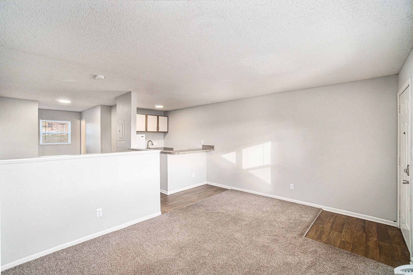 Gladstone Apartment: 2300 NE 70th St