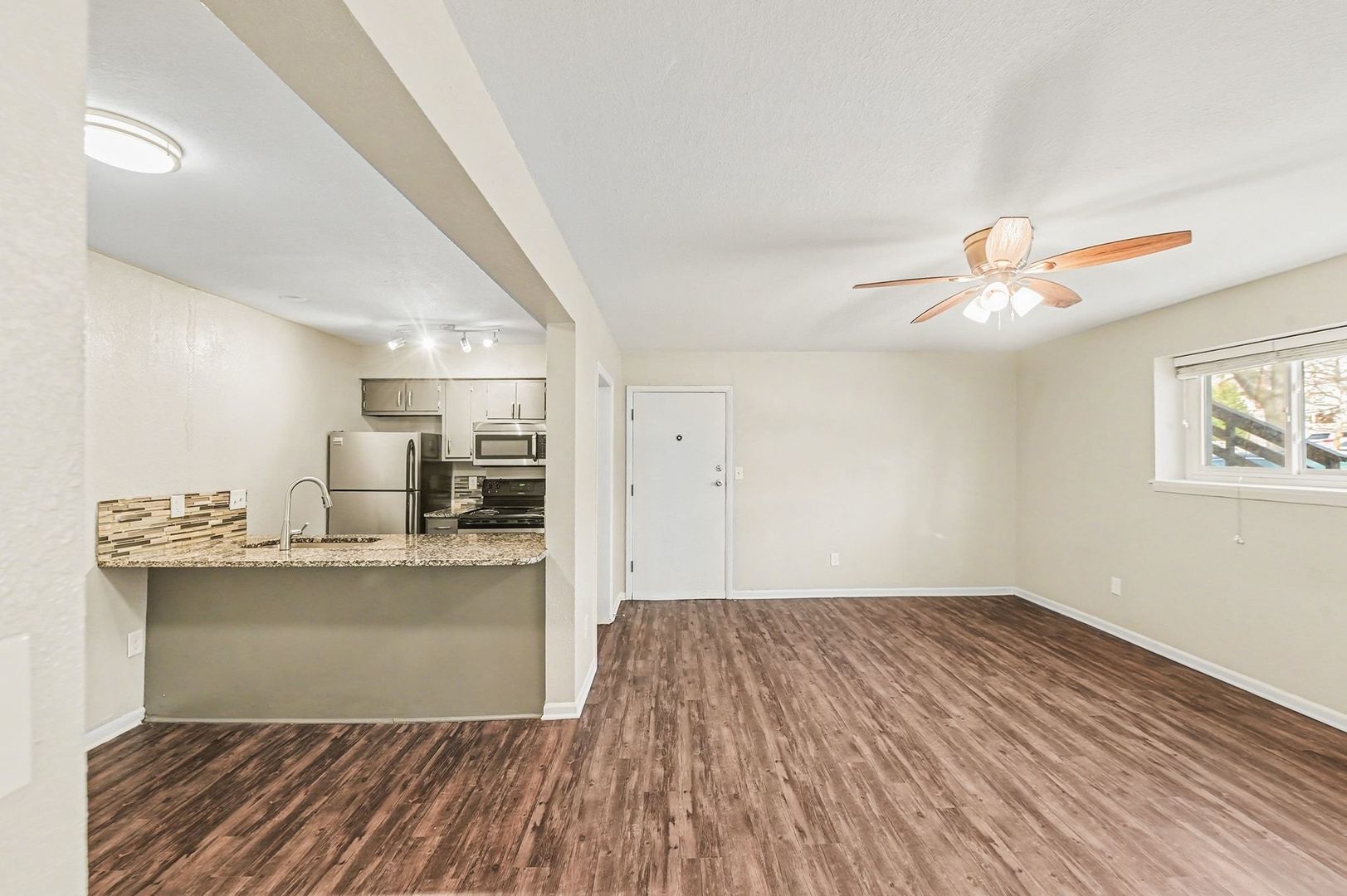 Kansas City Apartment: 701 E 40th St