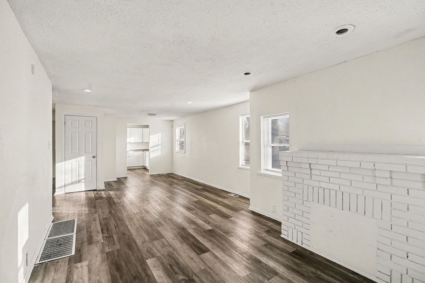 Kansas City House: 1906 E 55th St