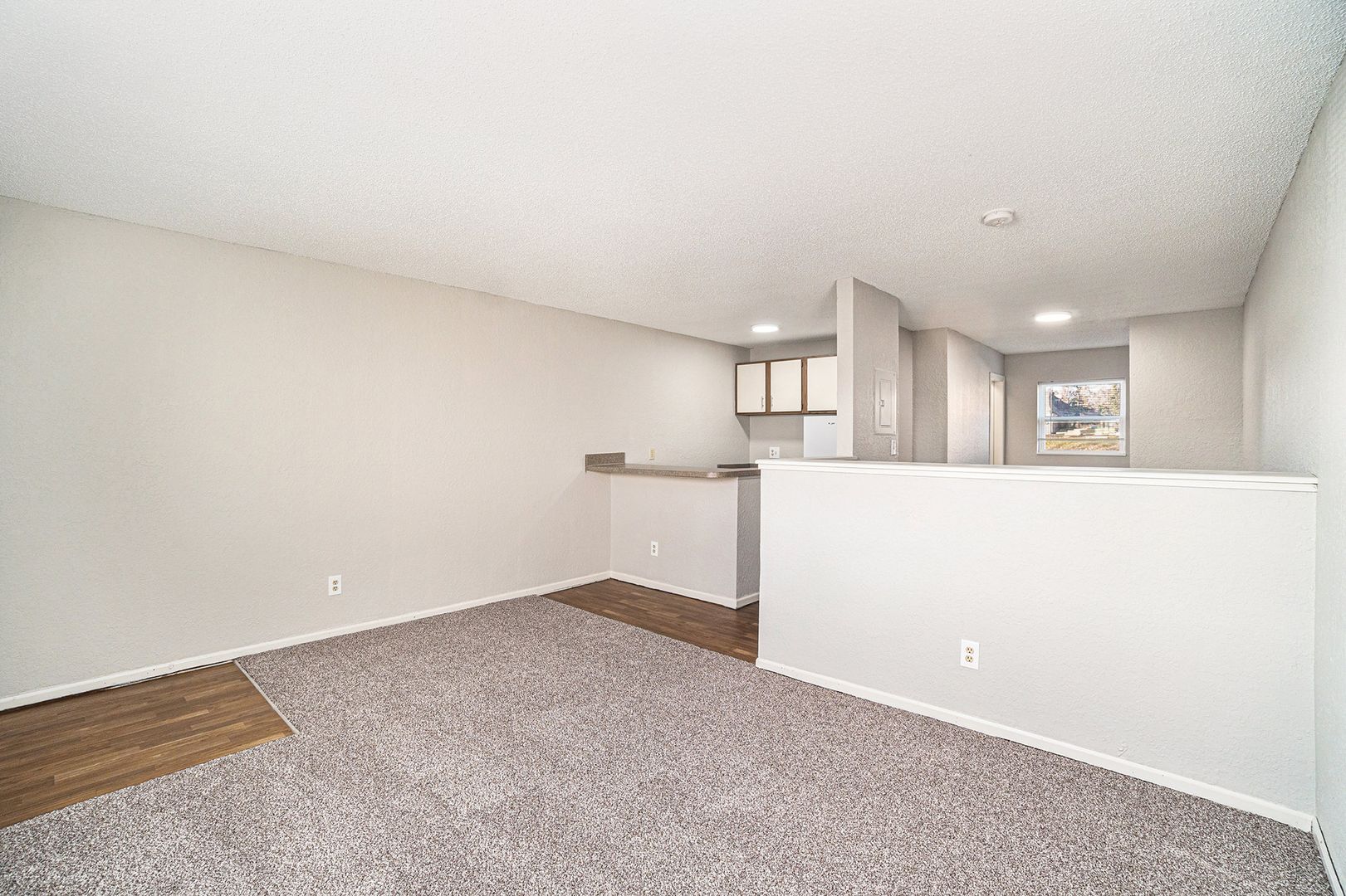 Gladstone Apartment: 2300 NE 70th St