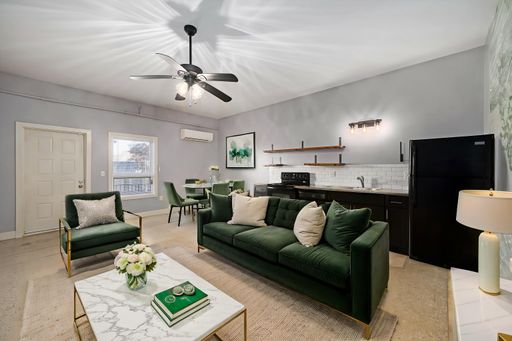 *MOVE IN SPECIAL* $250 Off First Full Month's Rent OR Free 55in TV! – photo 1