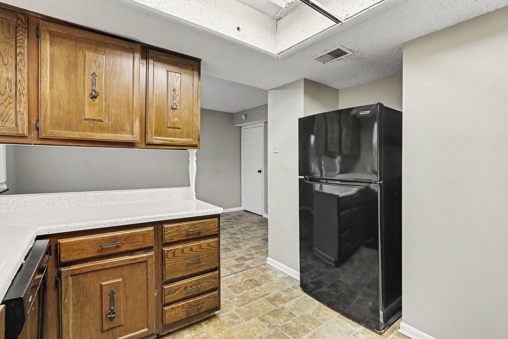Belton Apartment: 6820 Chapel Dr