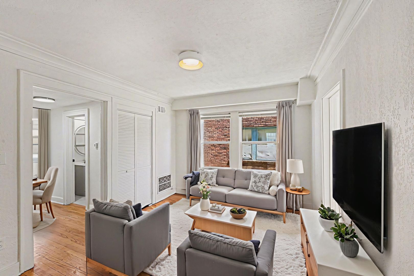 Kansas City Apartment: 516-526 W 39th Terrace