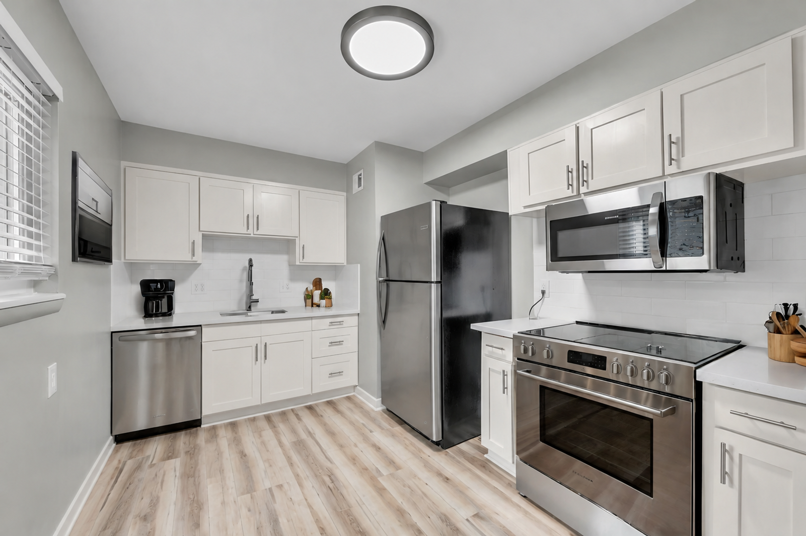 Kansas City Apartment: 1132 W 41st Terr